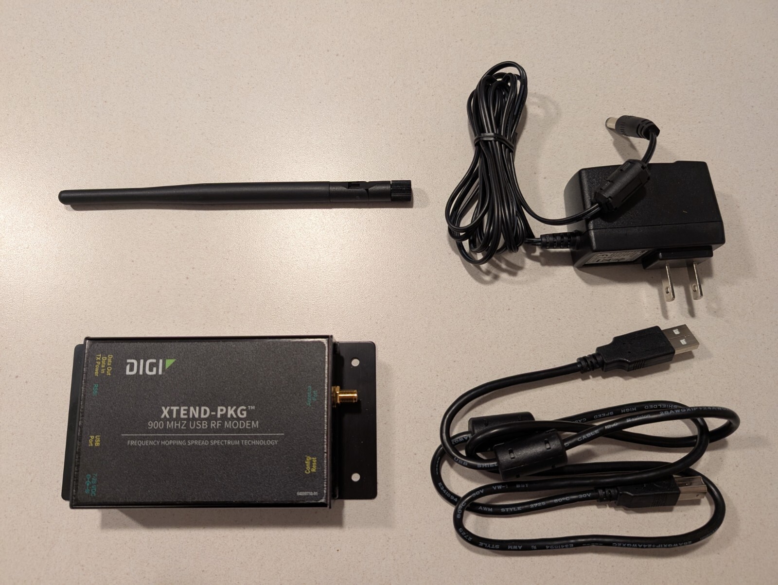Digi USB RF Modem XTP9B-PKC-UA XTEND-PKG - Open box
