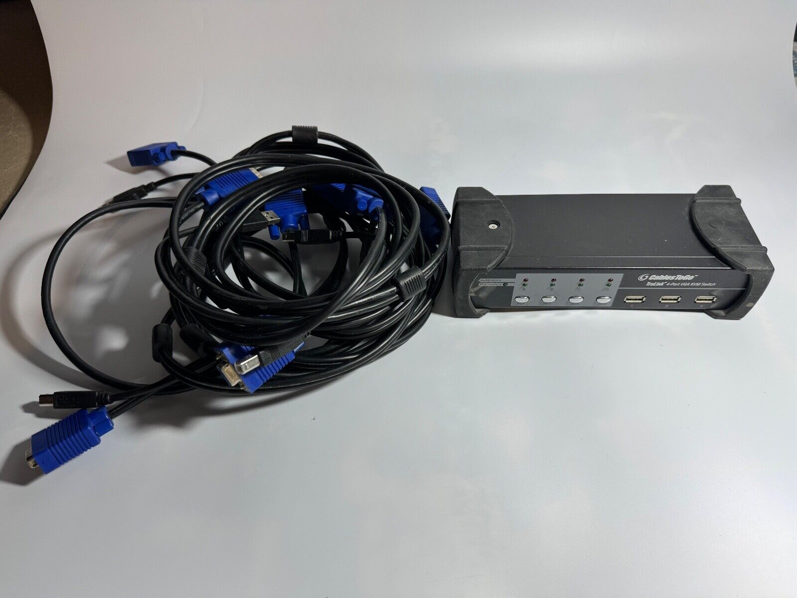 CablesToGo 4-Port VGA KVM USB Switch & Cables