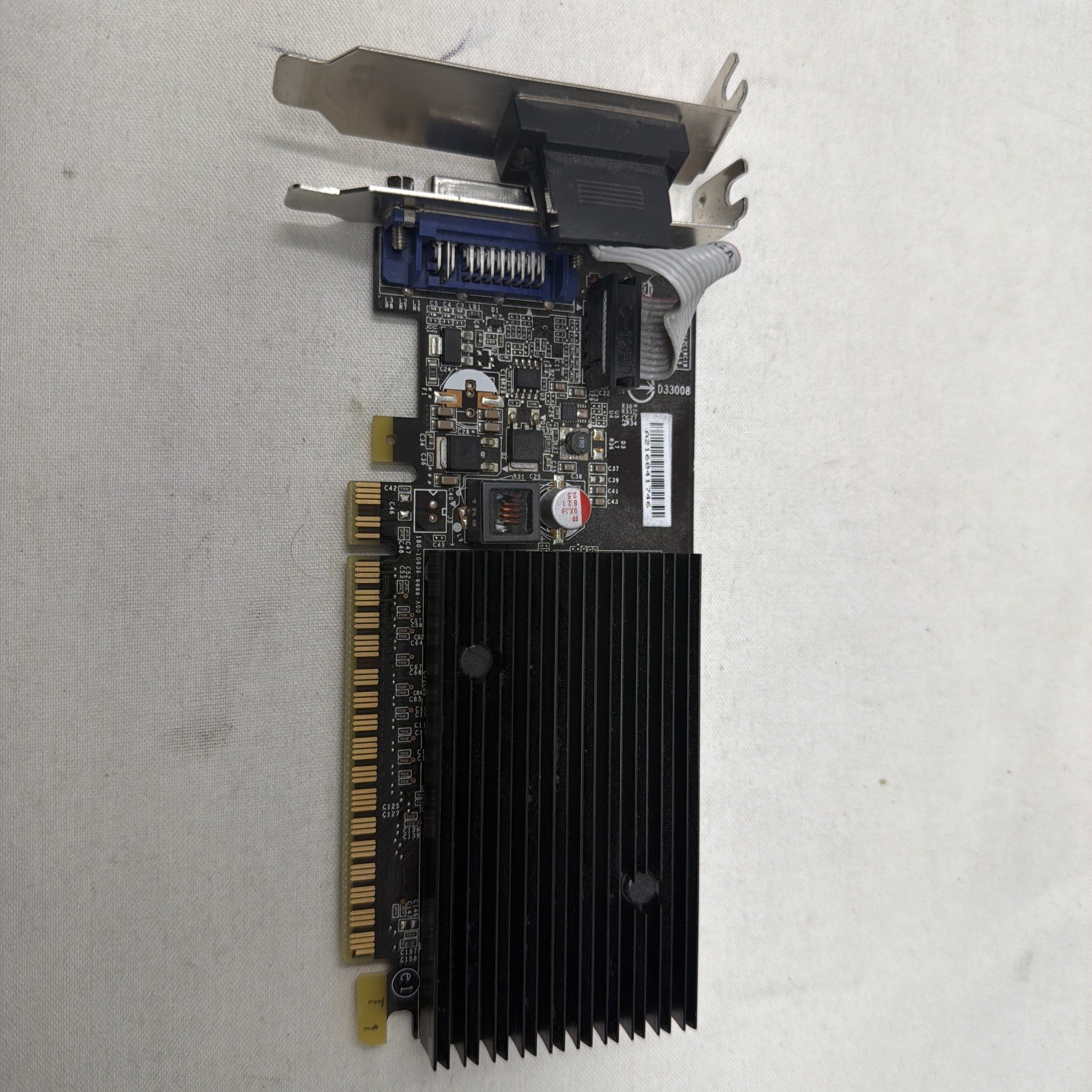 MSI NVIDIA GeForce 8400 GS (N8400GSD512H) 512MB GDDR2 SDRAM PCI Express x16...