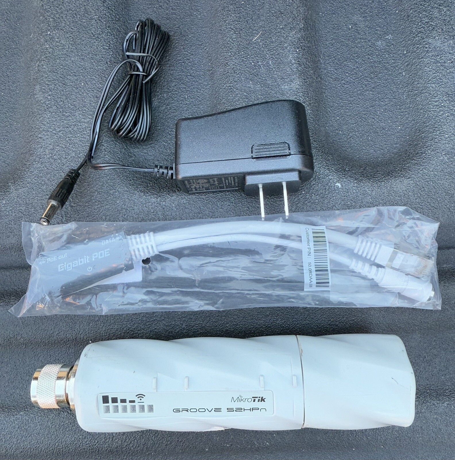 Mikrotik GrooveA-52HPn-US RouterBOARD GrooveA 52 2.4/5GHz Wathcguard W/Adapter