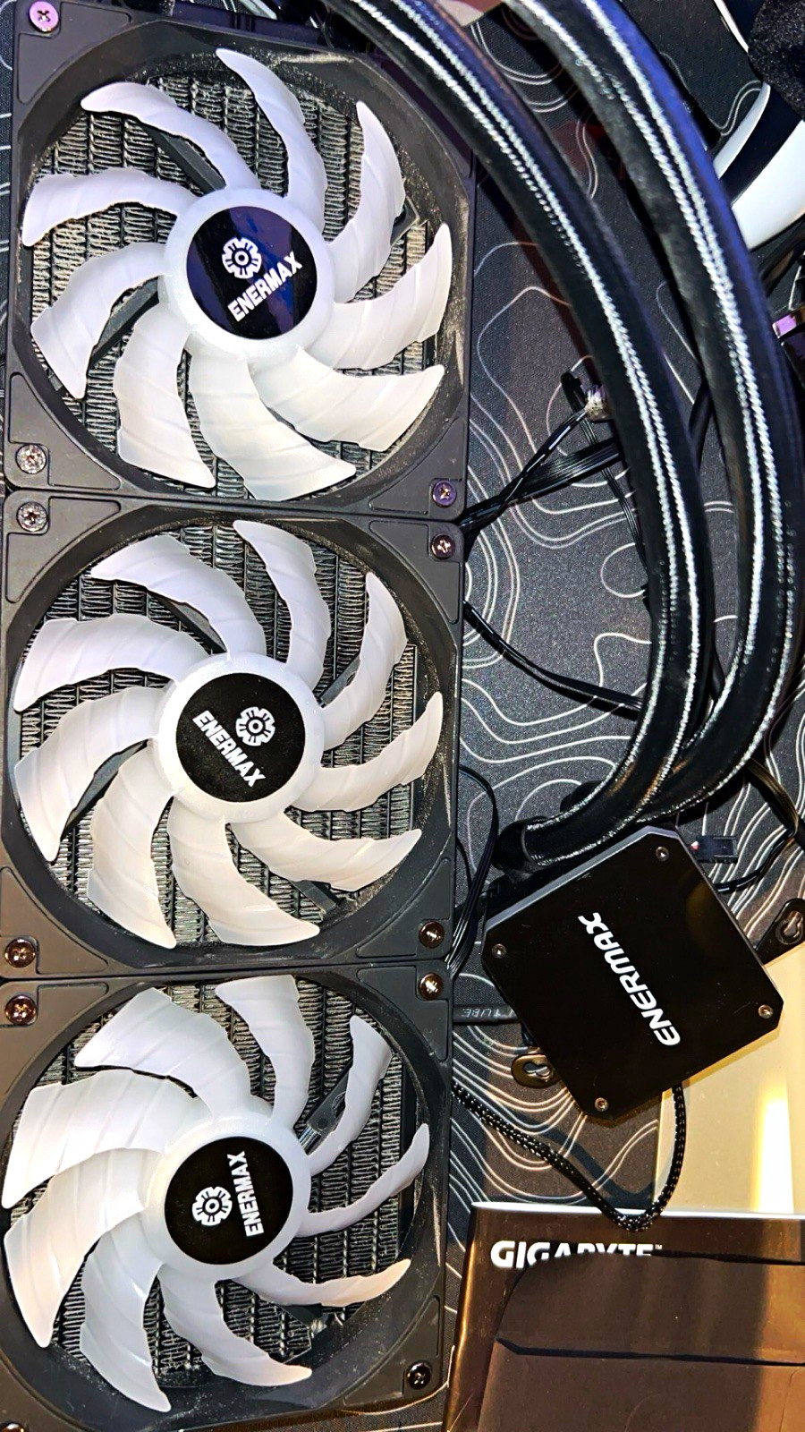 Enermax Liquid CPU Cooler 360mm Radiator w/ Pump Block, 3x 120mm White Fans