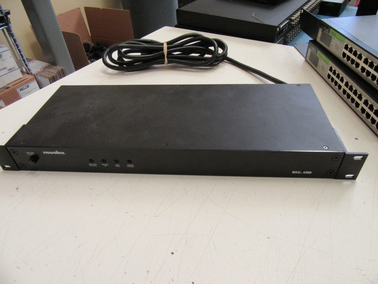 Panamax Max 4300 Transient Voltage Surge Suppressor 7 Outlet