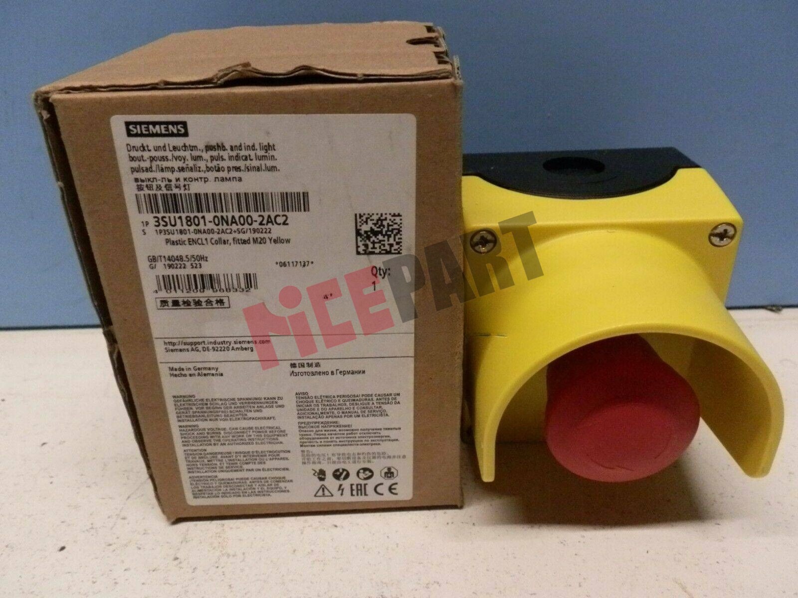 1PCS NEW SIEMENS Button Switch 3SU1801-0NA00-2AC2 Replaces 3SB3801-0DF3