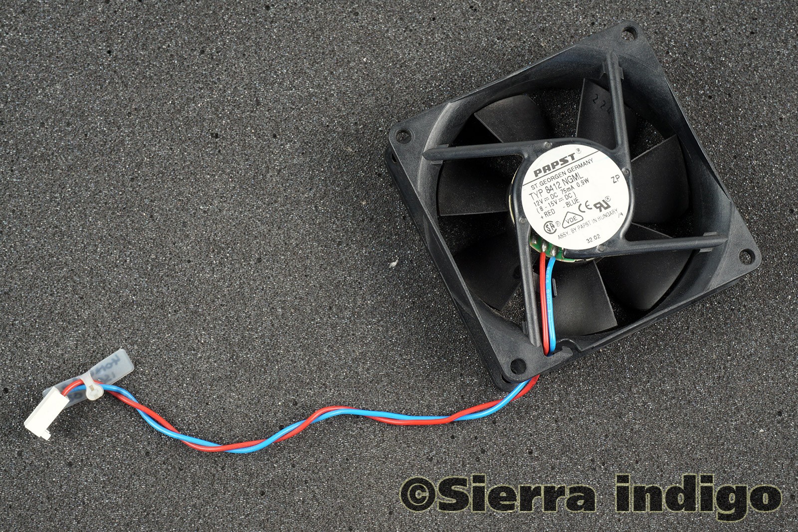 Papst TYP 8412 NGML Fan 80mm x 25mm 2-Pin 2-Wire DC12V 75mA 09W