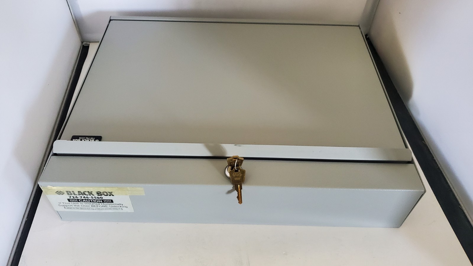 Black Box Model: LTL-KL Laptop Locker 2.  Keyed Lock.  New Old Stock