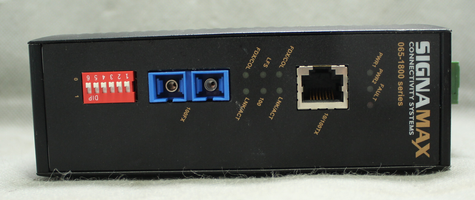 Signamax 065-1820TB Industrial Hardened Media Converter