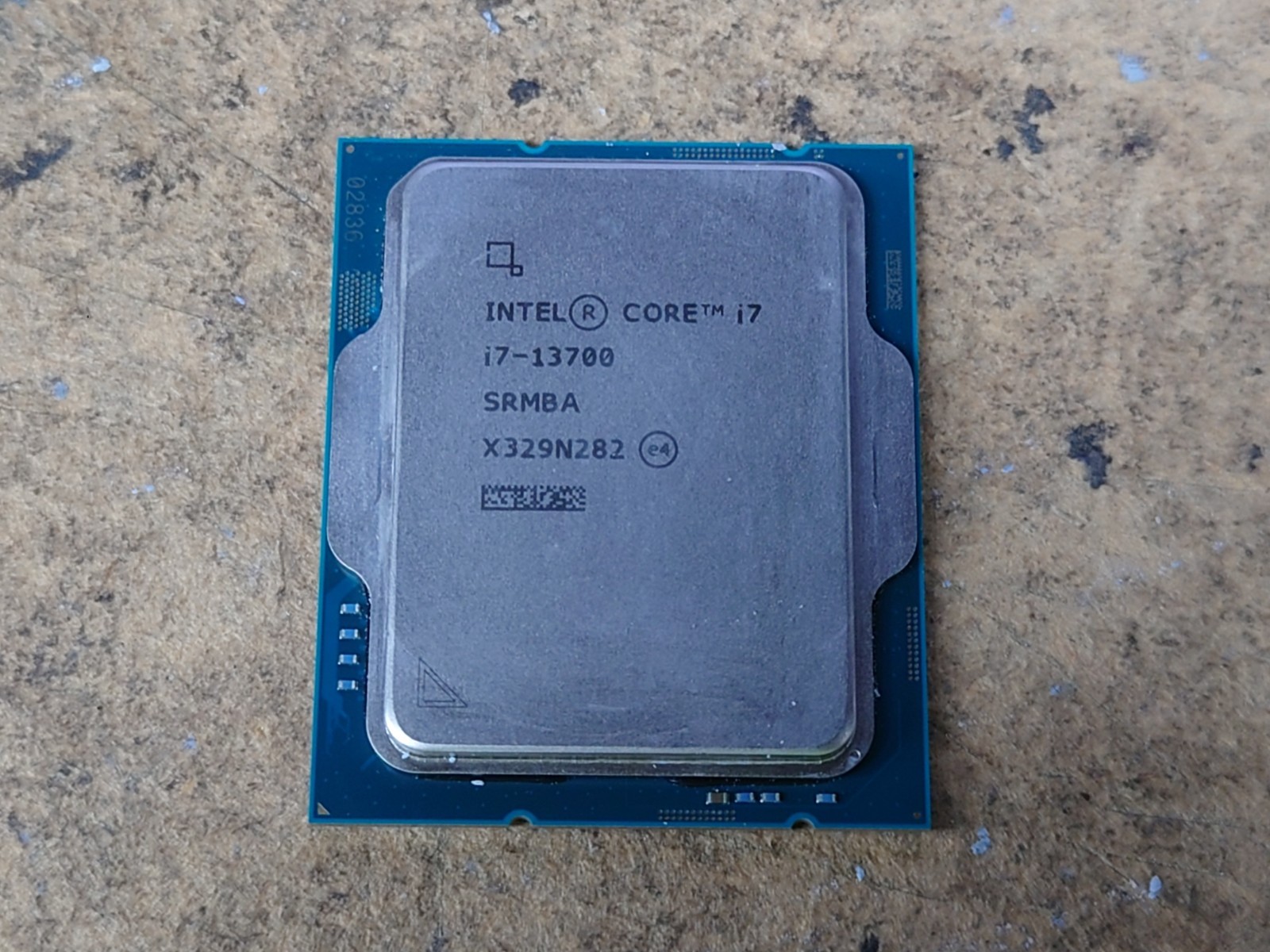 Intel Core i7-13700 16-Core 30M LGA1700 i7 13700 CPU Processor SRMBA