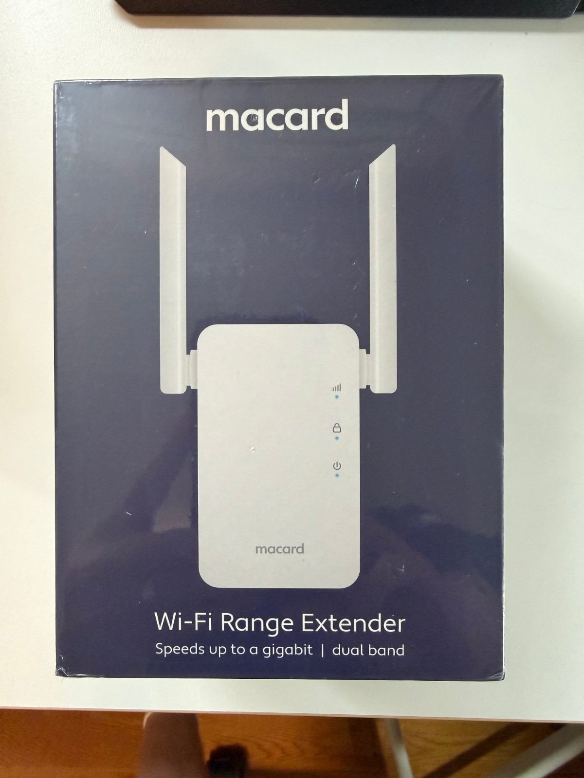 MACARD RE1200 Dual Band Wi-Fi Extender with 1Gbps Ethernet port - New Sealed -