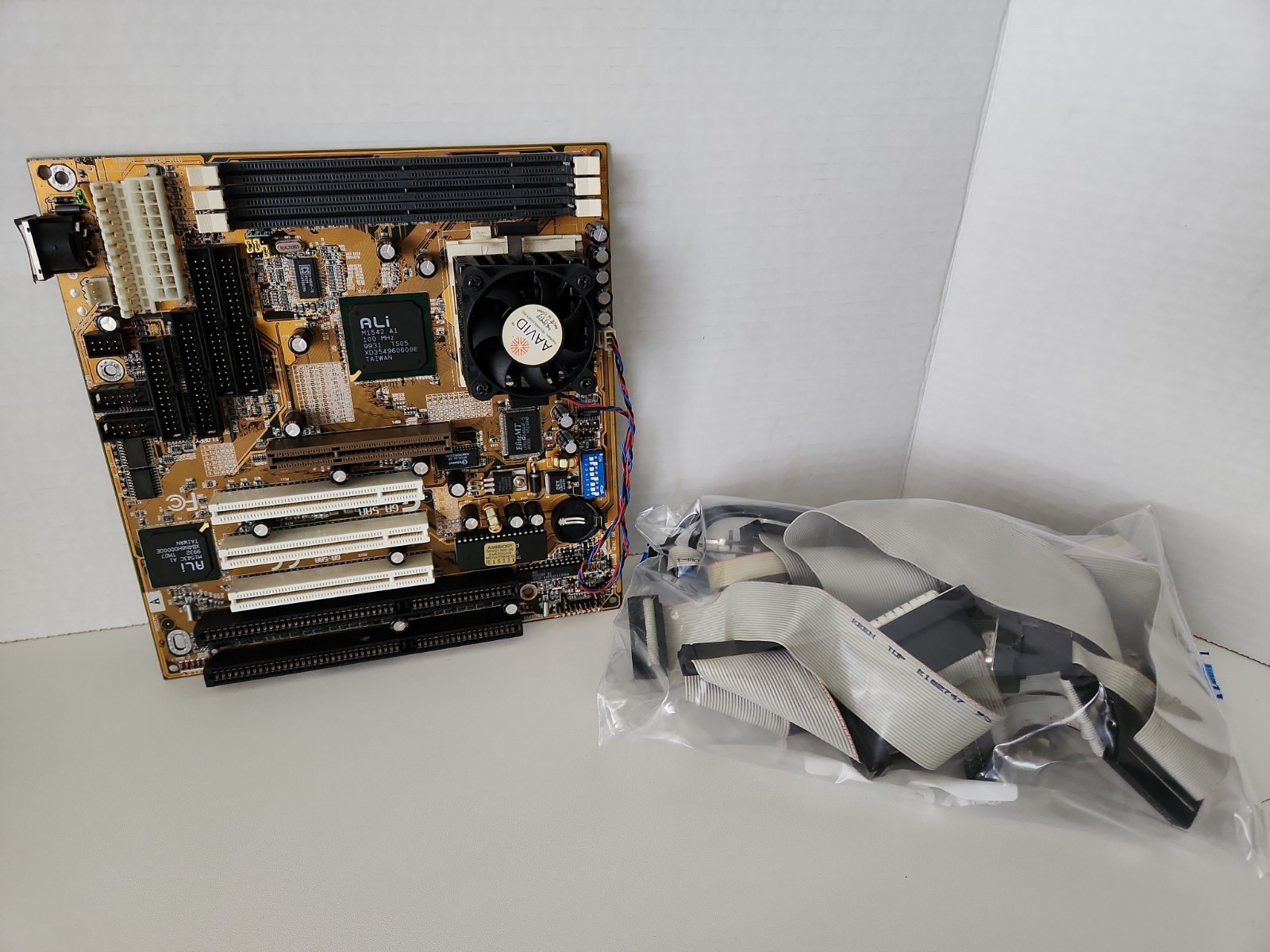 Vintage RARE Gigabyte GA-5AA Socket 7 Motherboard AMD K6-2 400mhz BOOTS TO BIOS