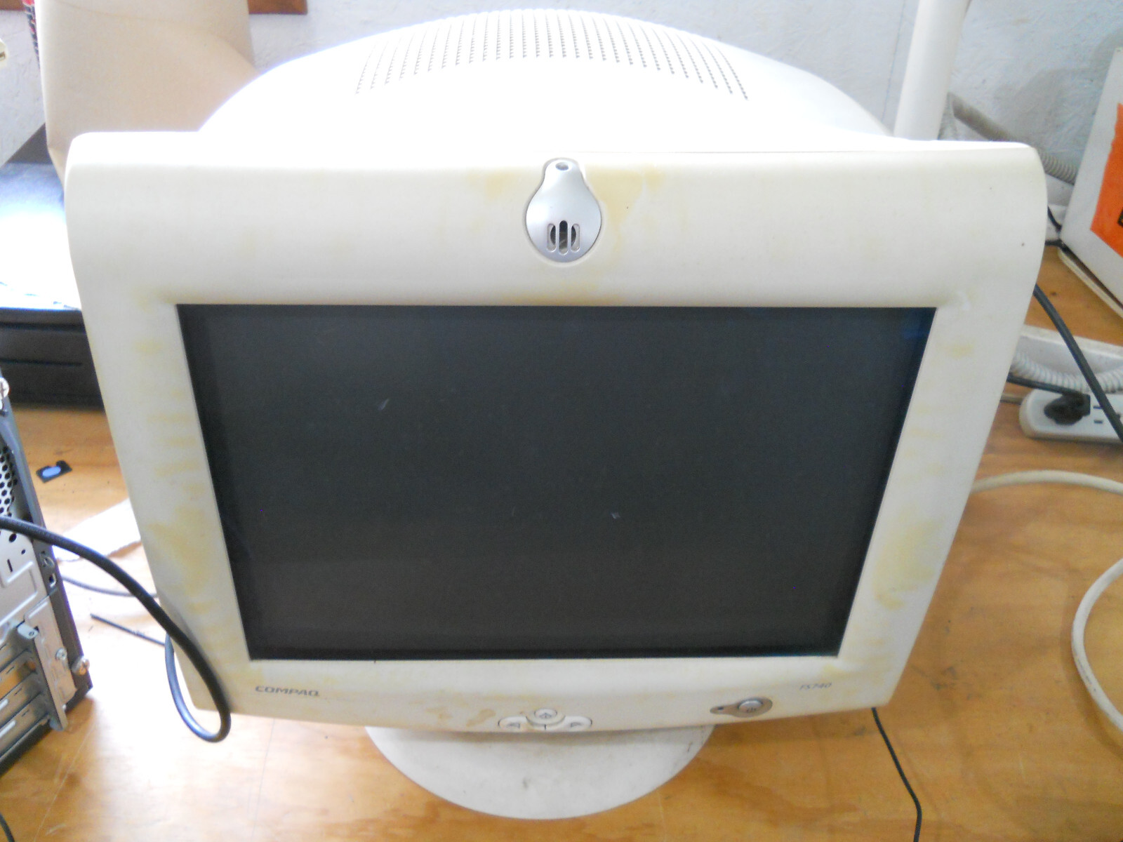 Compaq FS740 CO1064 Vintage 2000 Retro Gaming 17" CRT Computer Monitor 1280x1024