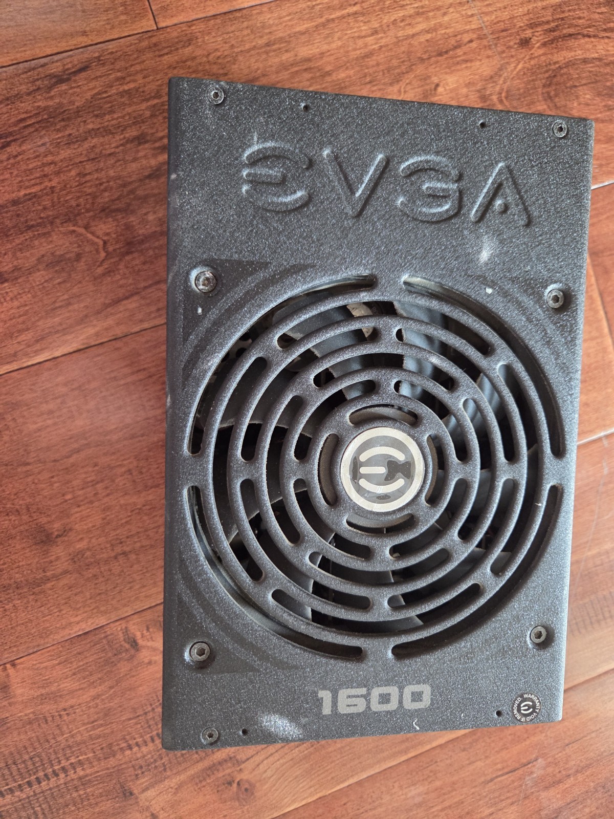 EVGA SuperNOVA 1600 G2, no cables