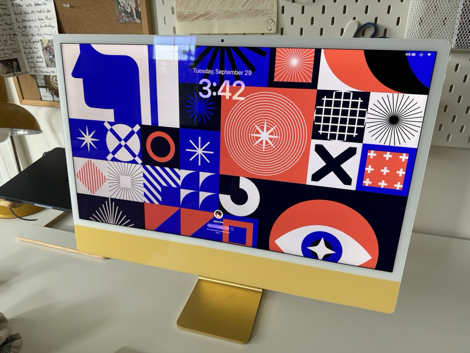 iMac M1 8-Core CPU and 8-Core GPU 24" (Early 2021) 256GB SSD