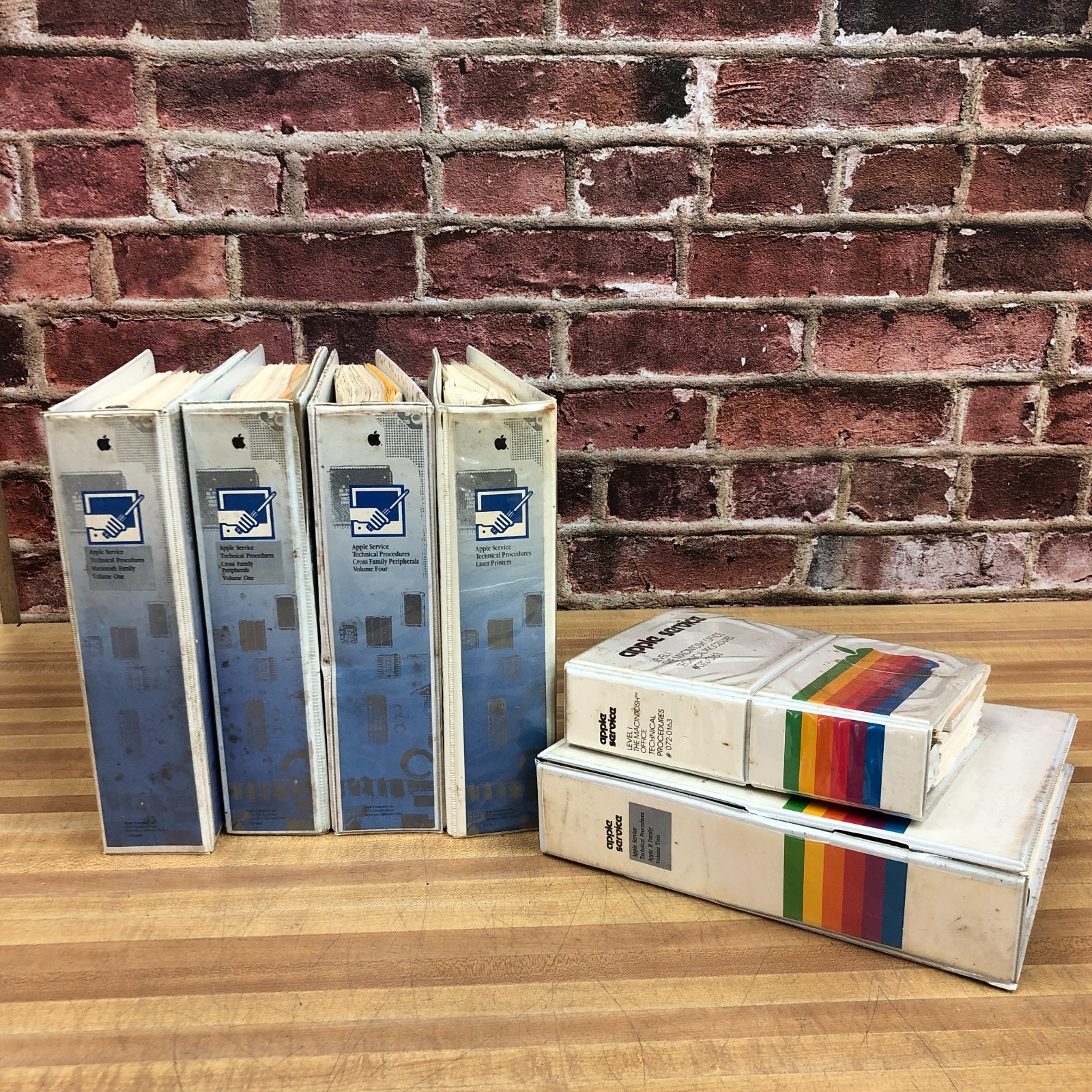 LOT OF 6 Apple Service Binders Technical Procedures Vol 1/2/4 Macintosh Apple II