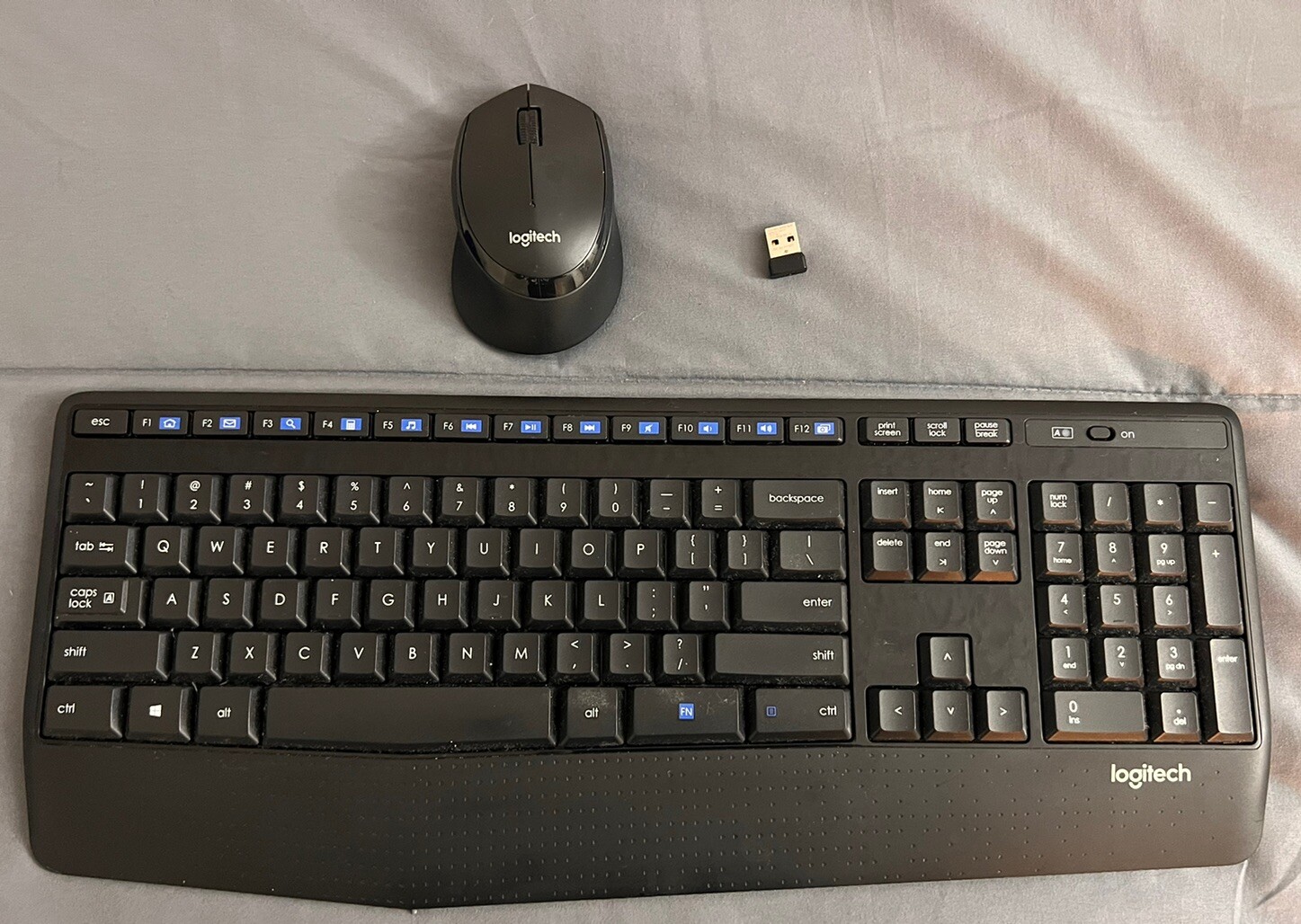 Logitech Wireless combo Keyboard K-345 with Mouse And Dongle Included