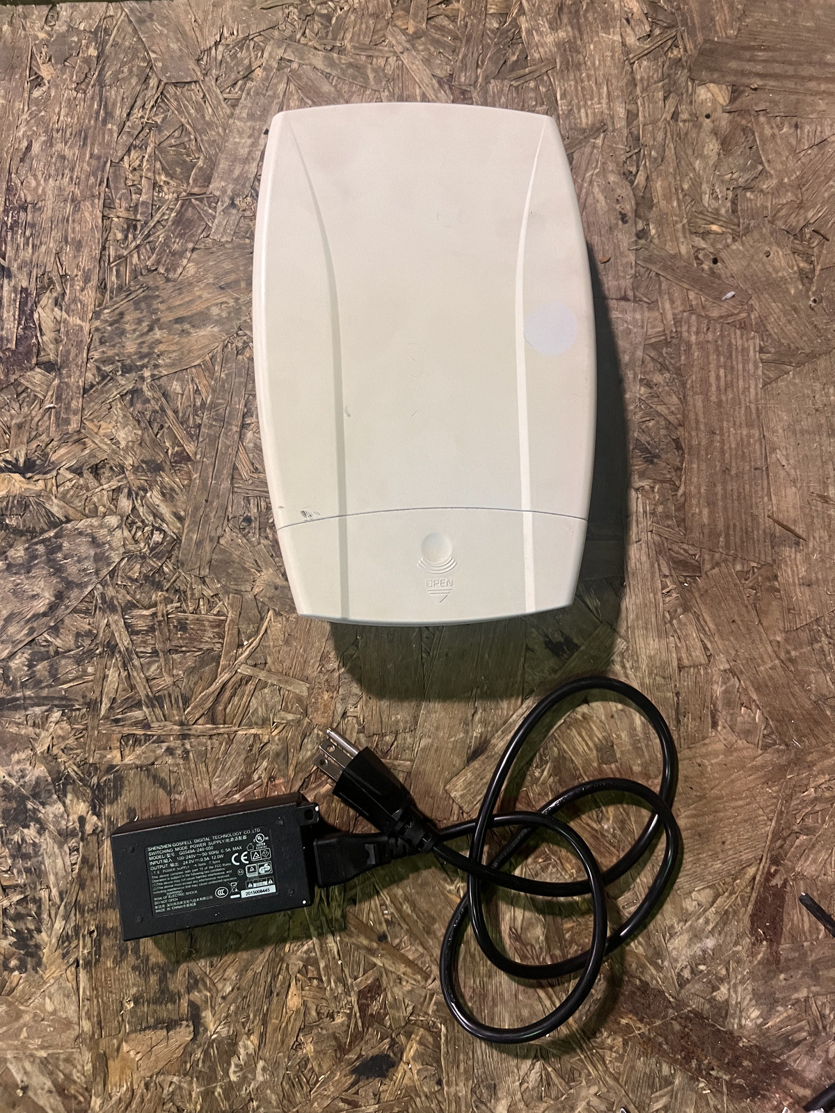 BaiCell EG7035L-M11 Atom OD04 3.5GHz Outdoor CPE Cat4 14dBi B43