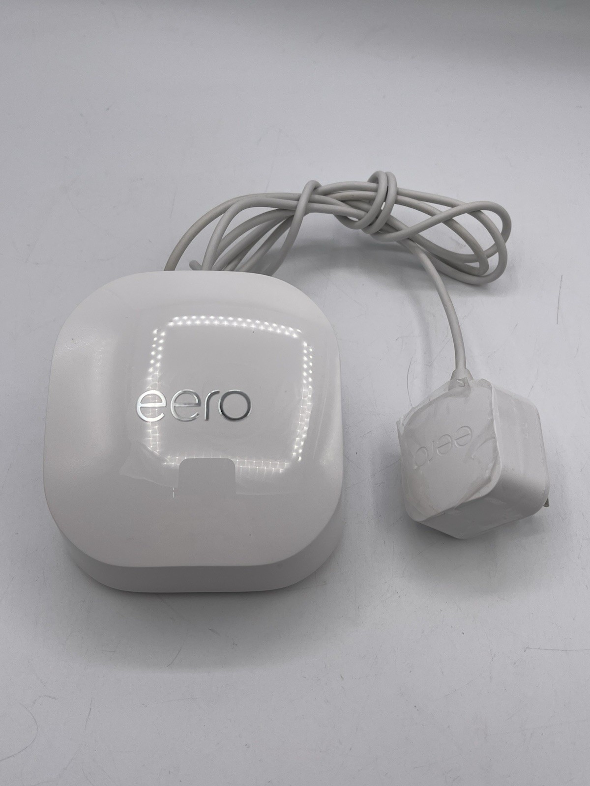 eero Pro 6E S010001 Tri-Band WiFi 6E Mesh Router bundle w/ Power Adapter Tested