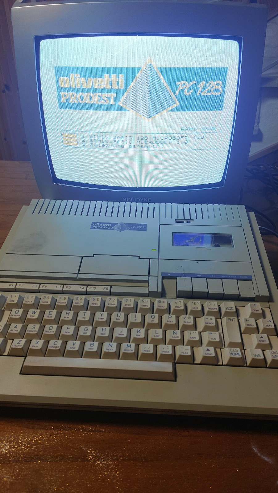OLIVETTI PRODEST PC 128 VINTAGE RETRO