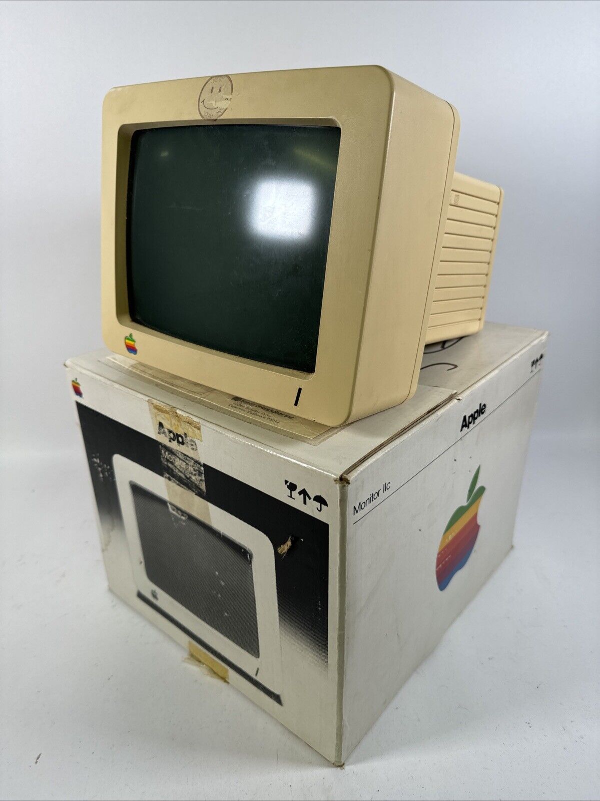 Apple Color RGB Monitor A2M4090 IIgs Vintage w/ Box Turns On Read