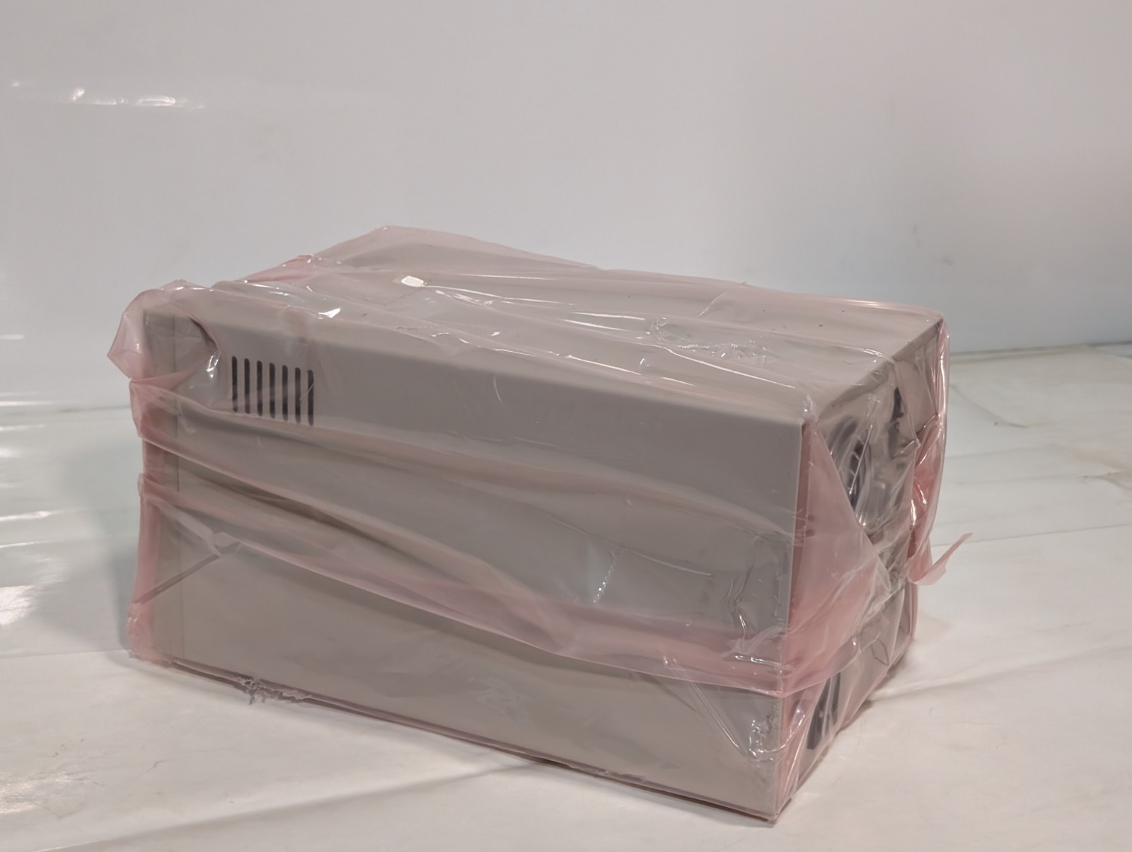 Procom Technology MTD-DLT40G external DLT4000 SCSI tape drive, 40GB as shown