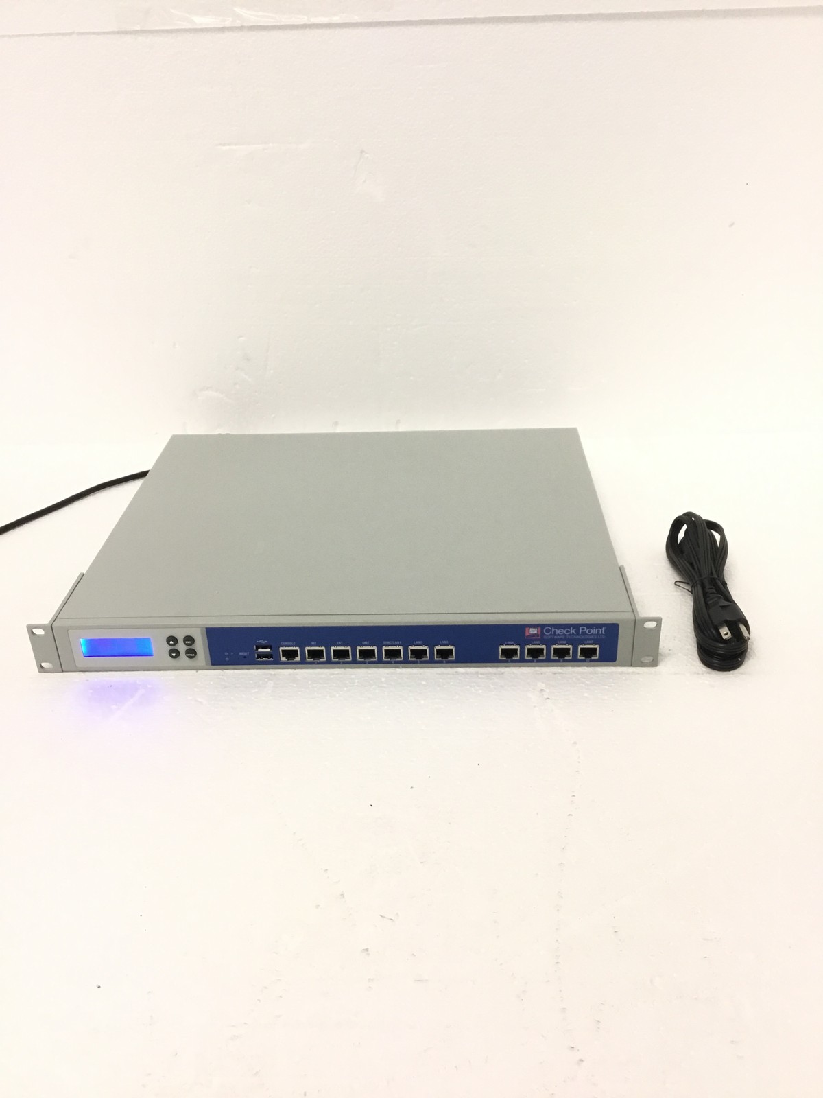 Check Point UTM-1 3070 U-40 1U Network Security Firewall Appliance 8-Port RJ45