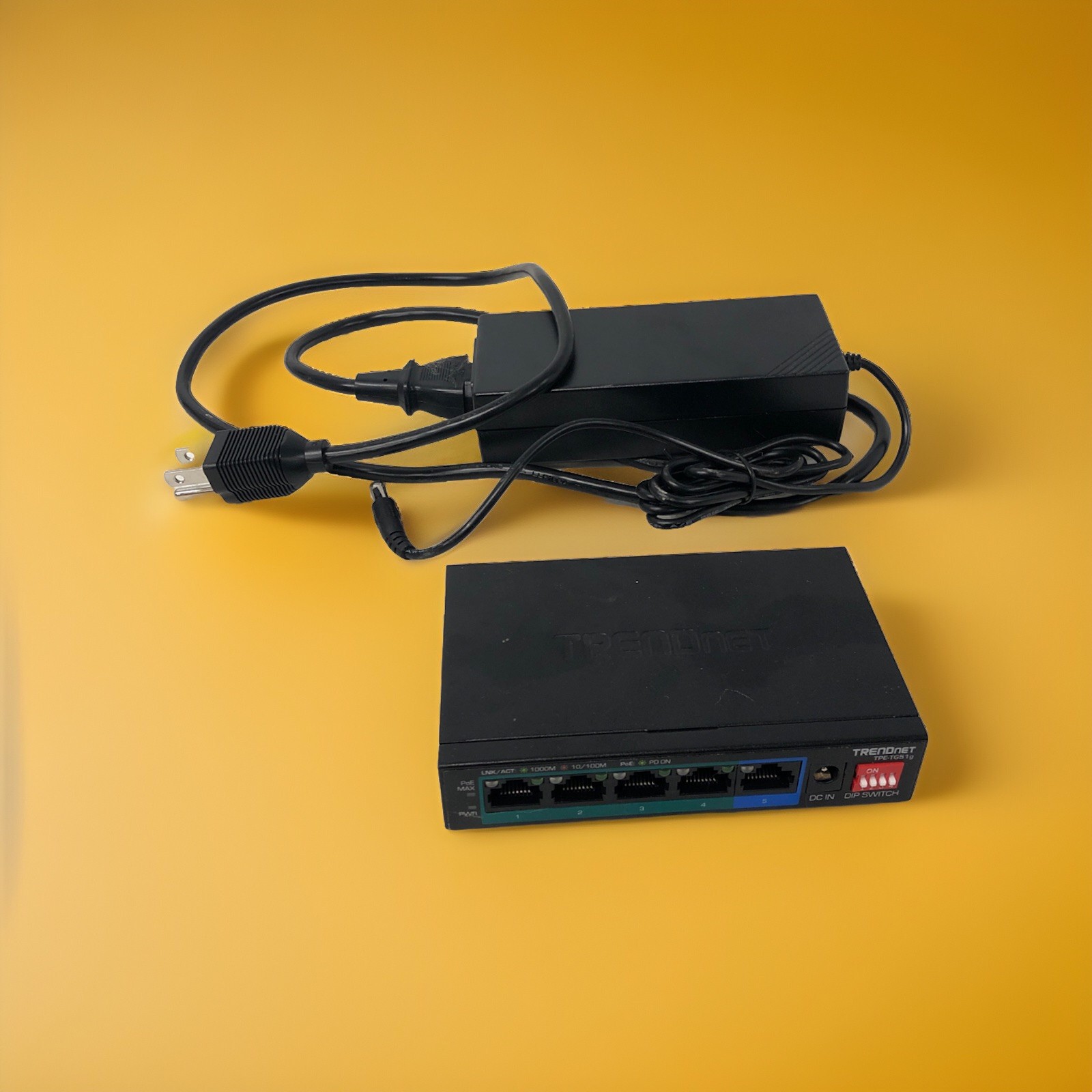 TRENDnet TPE-TG52/A 5-Port Gigabit PoE+ Switch 5-Port PoE w/ Power Adapter