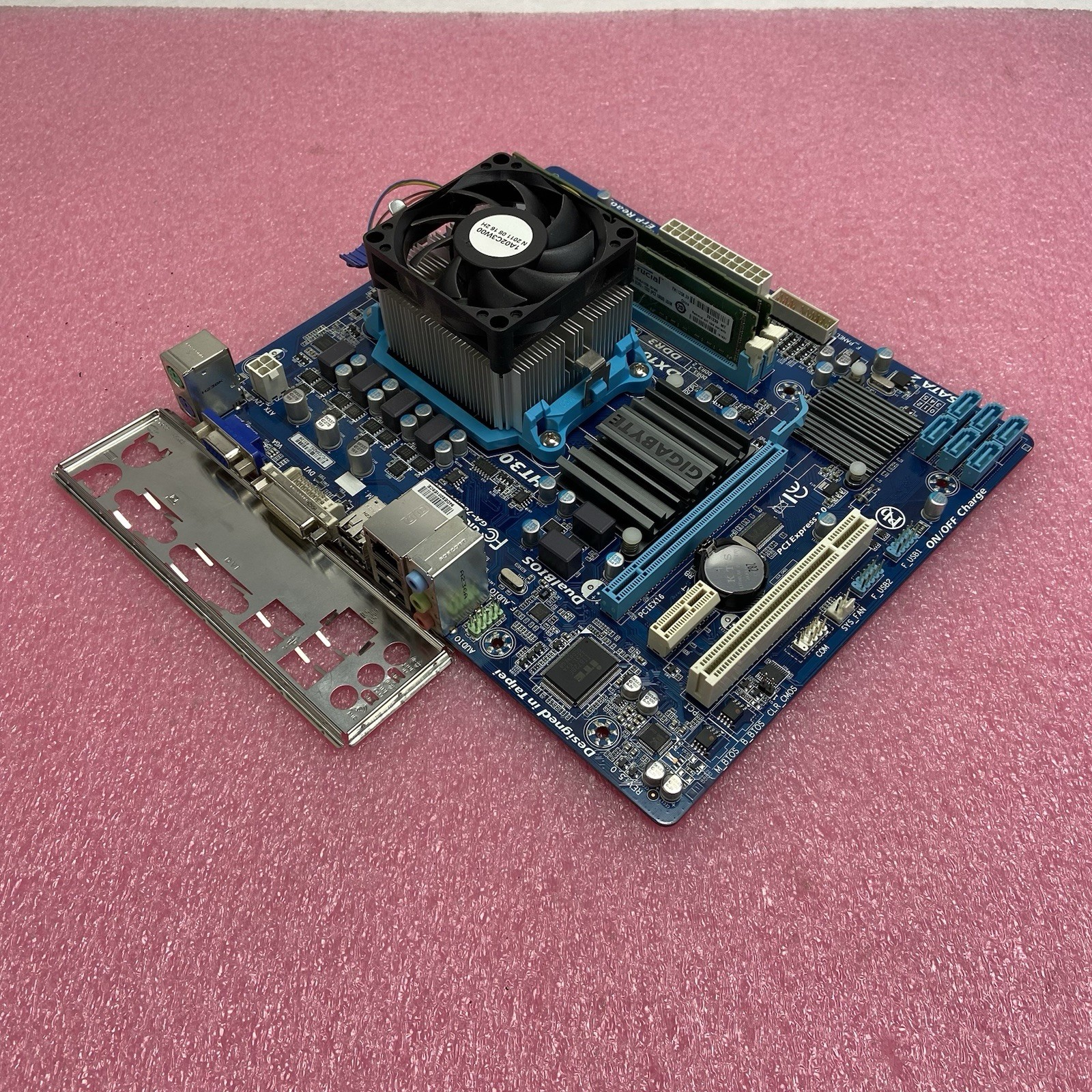 Gigabyte GA-78LMT-S2P Motherboard AMD Athlon II x3 455 3.3GHz 8GB RAM IO Shield