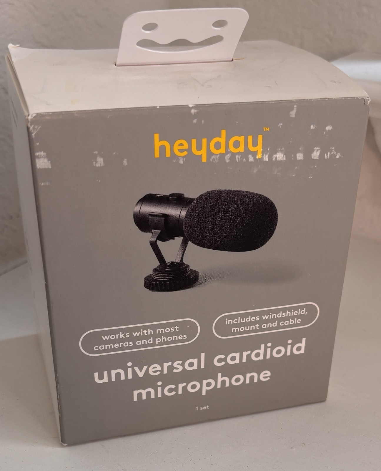 Cardioid Microphone - Black: Lavalier Condenser, 3.5mm Jack, Omnidirection