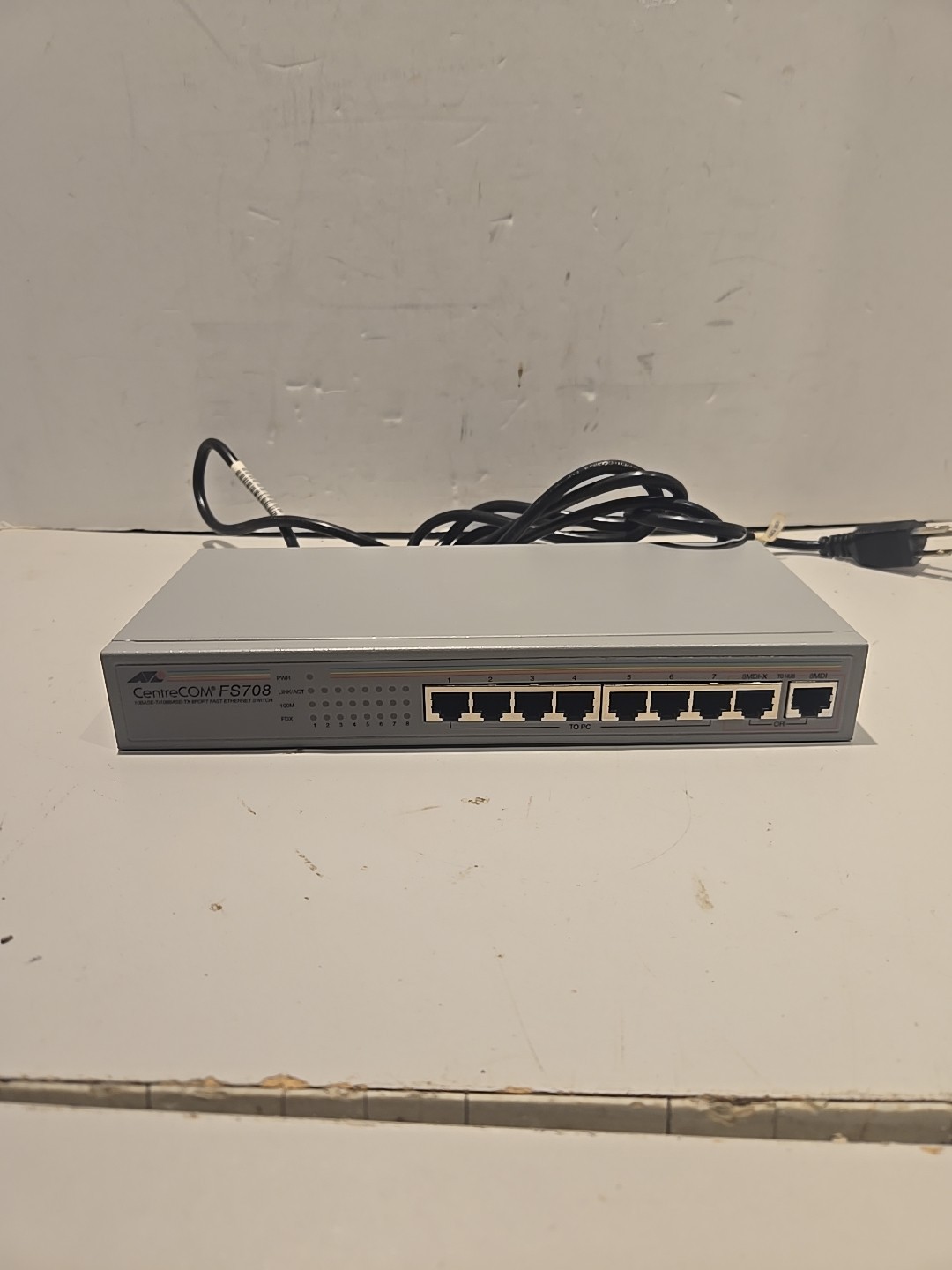 Allied Telesyn International CentreCOM FS708 Ethernet Switch