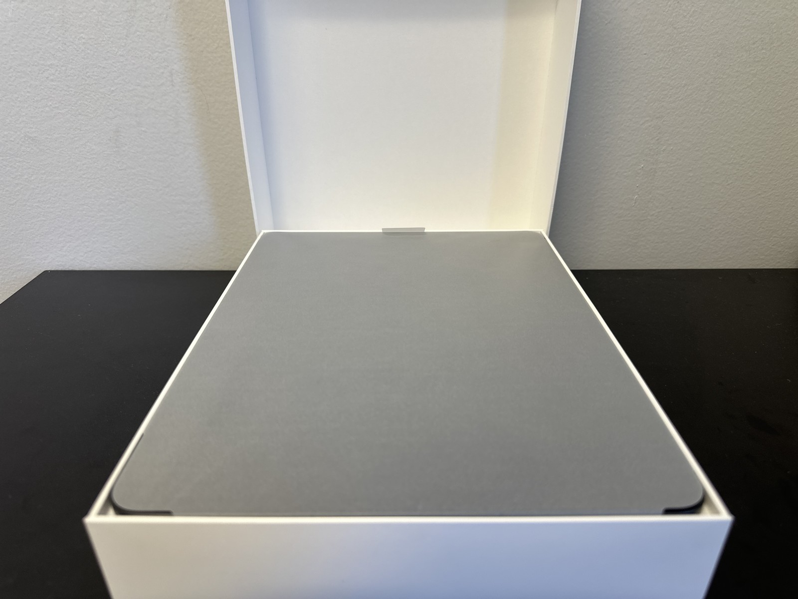 New Open Box Apple iPad Pro 13" M5 Standard 2025 1TB Black Wifi + Cellular Unloc