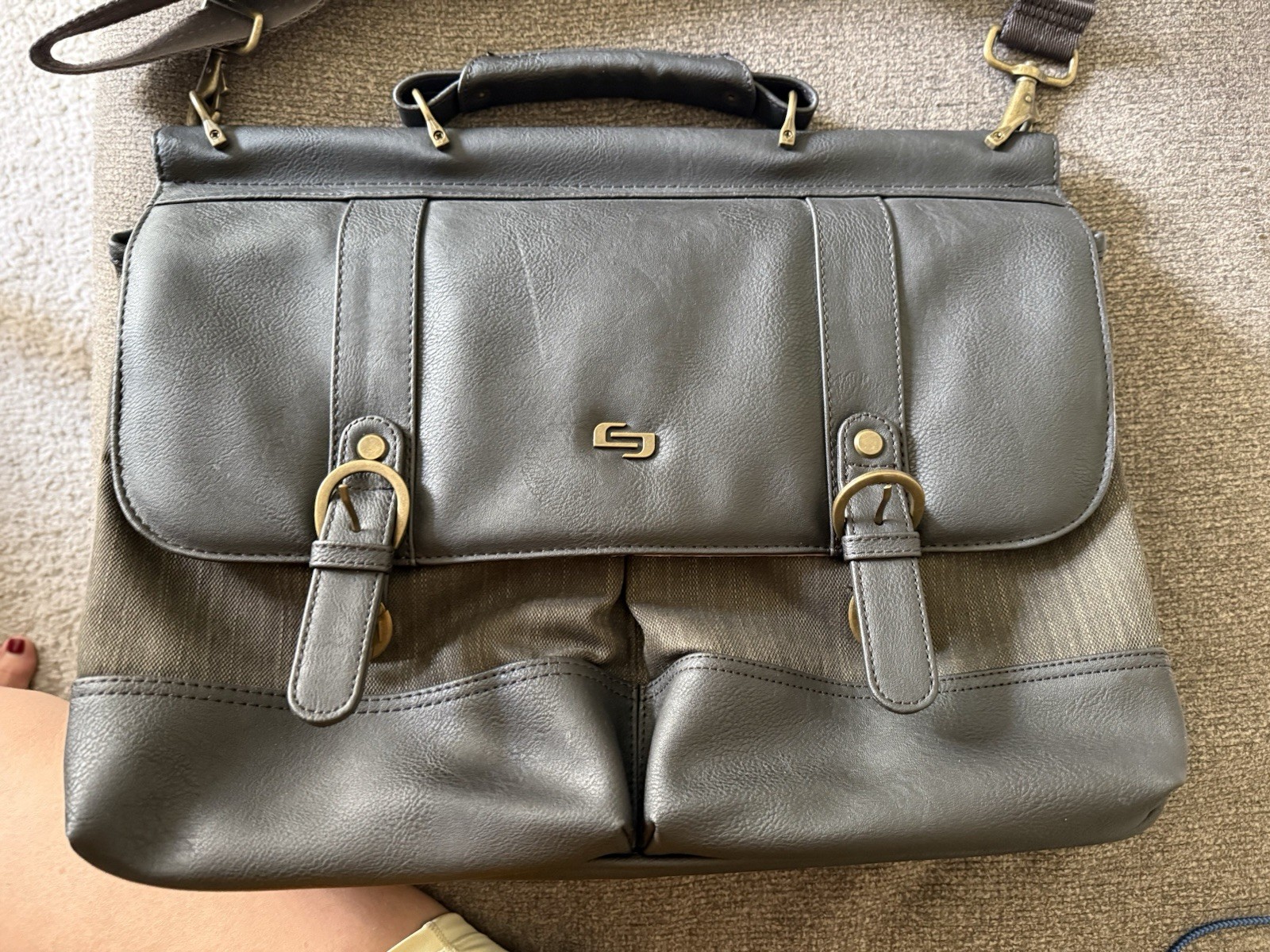 SOLO Executive Collection Bradford 16" Briefcase Laptop Carrying Case Messenger