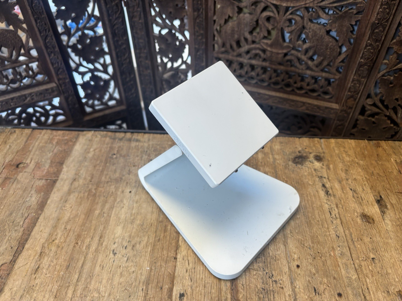 IPORT LUXE No. 71002 Charging BaseStation WHITE