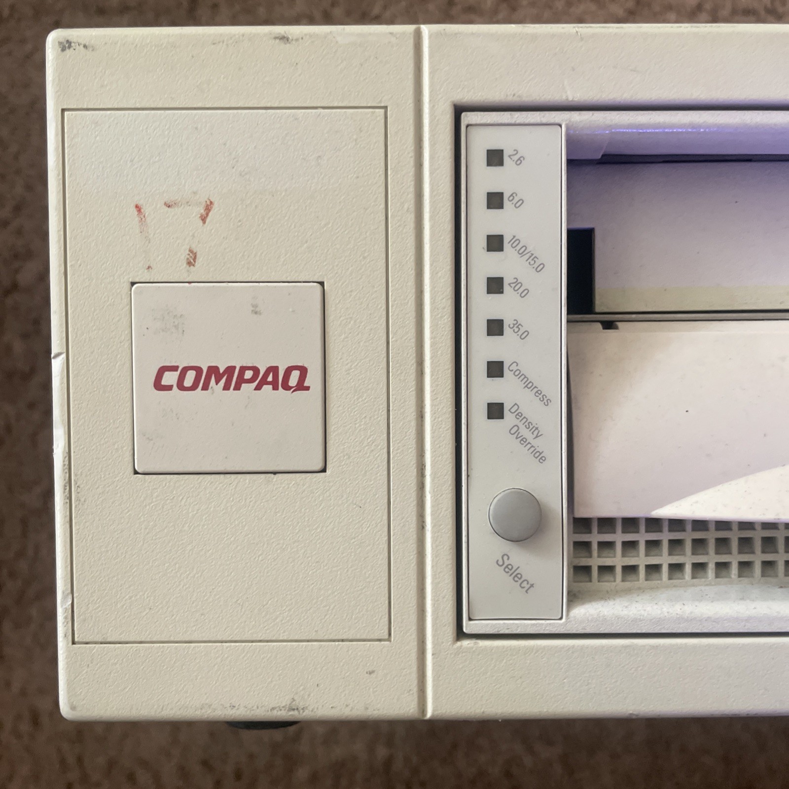 COMPAQ SERIES 3306 30-60085-08 35/70GB DLT  TAPE CARTRIDGE DRIVE WHITE