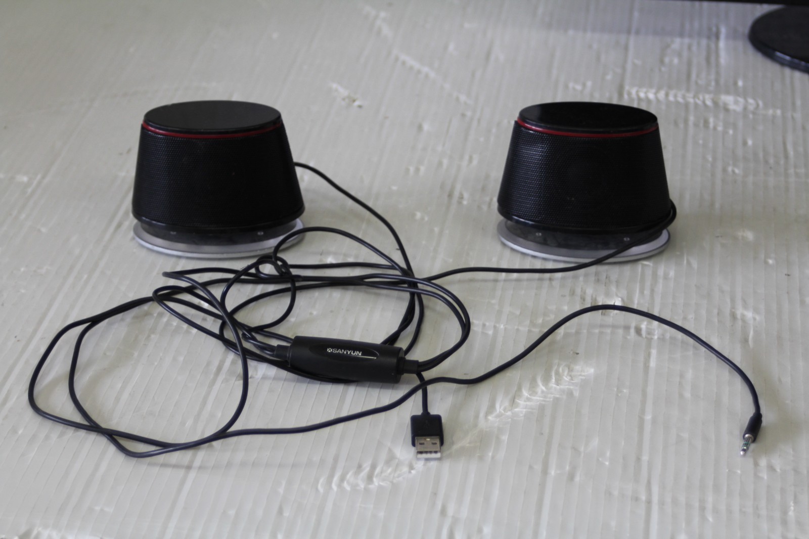 Sanyun SW102 Wired USB Powered Computer Speakers Pair Multimedia Audio for PC 5W
