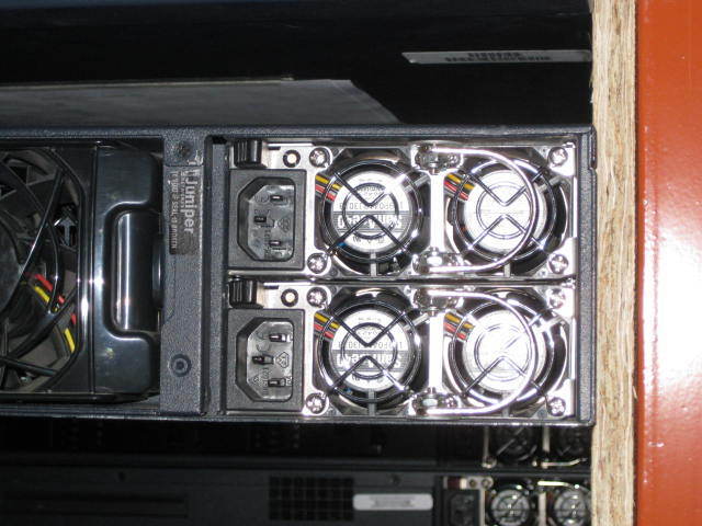 Juniper SA6000-PS     Single field-replaceable power supply