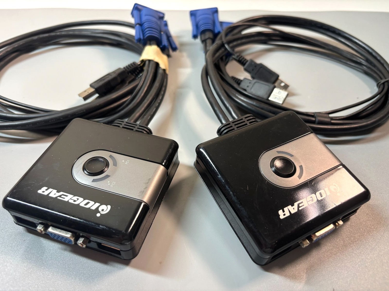 IOGEAR 2-Port VGA USB KVM Switch With Integrated Cables Model GCS42UW6