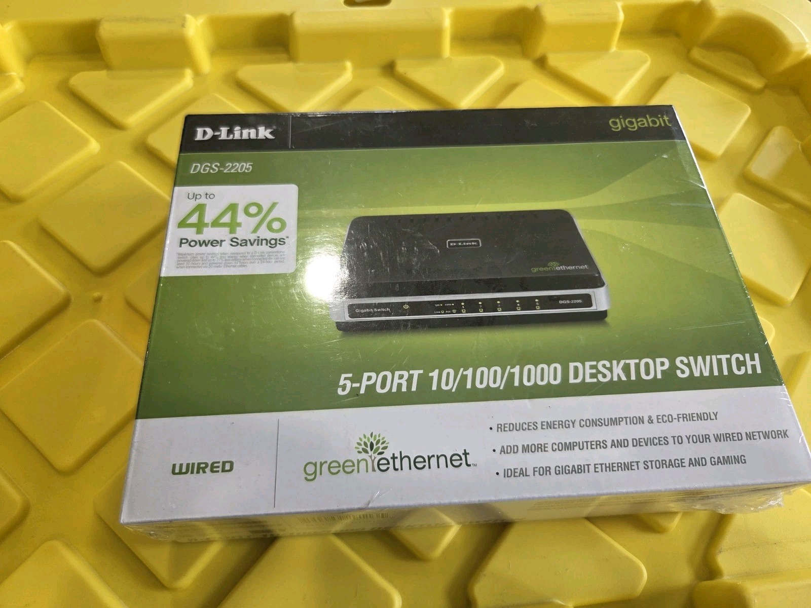 D-Link DGS-2205 5-Port 10/100/1000 Desktop Switch Brand New Sealed