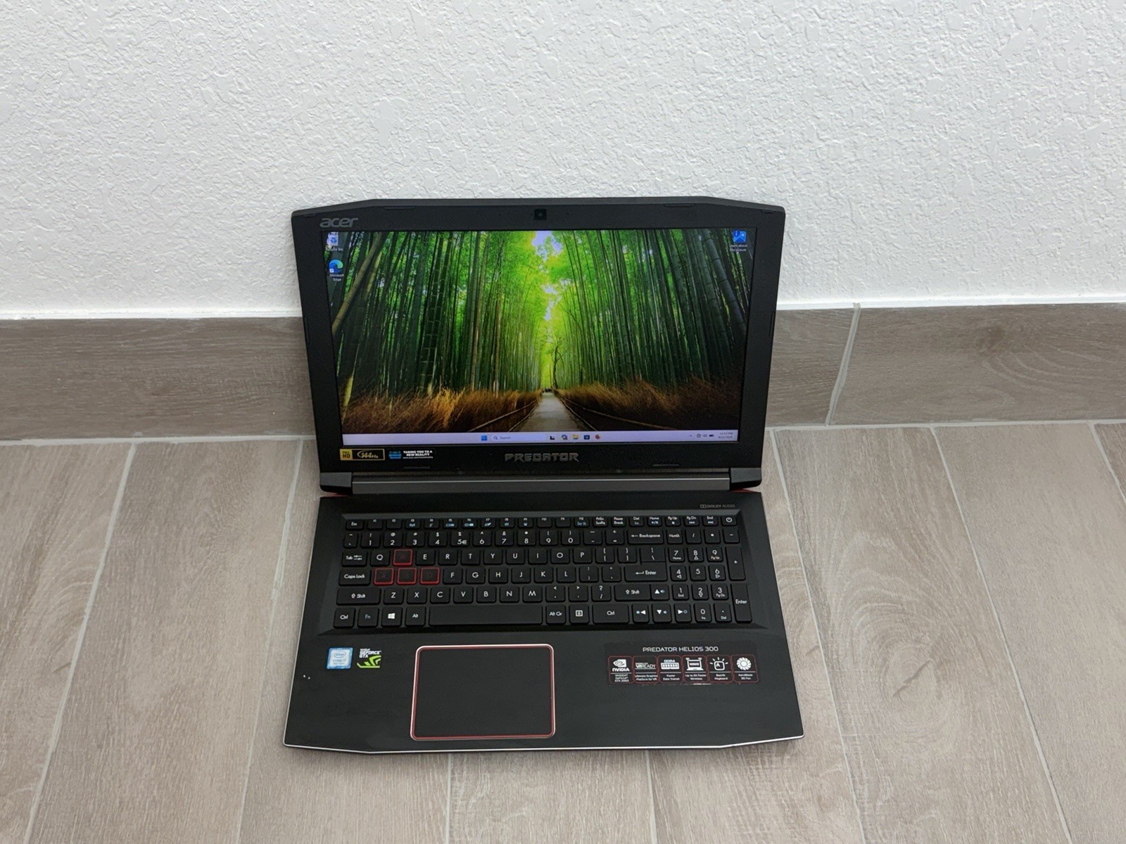 Acer Predator Helios 300 15.6" Core i7-8750H GeForce GTX 1060 8GB RAM 256GB SSD