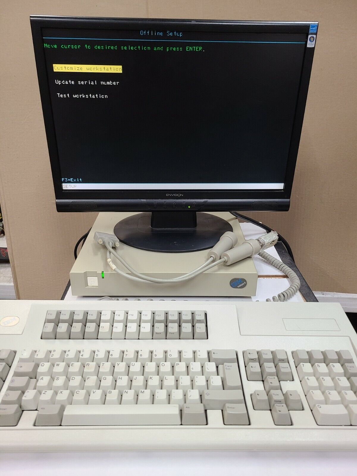 IBM Infowindow II 3488 V13 Twinax Logic and w/122 keyboard MONITOR NOT INCLUDED