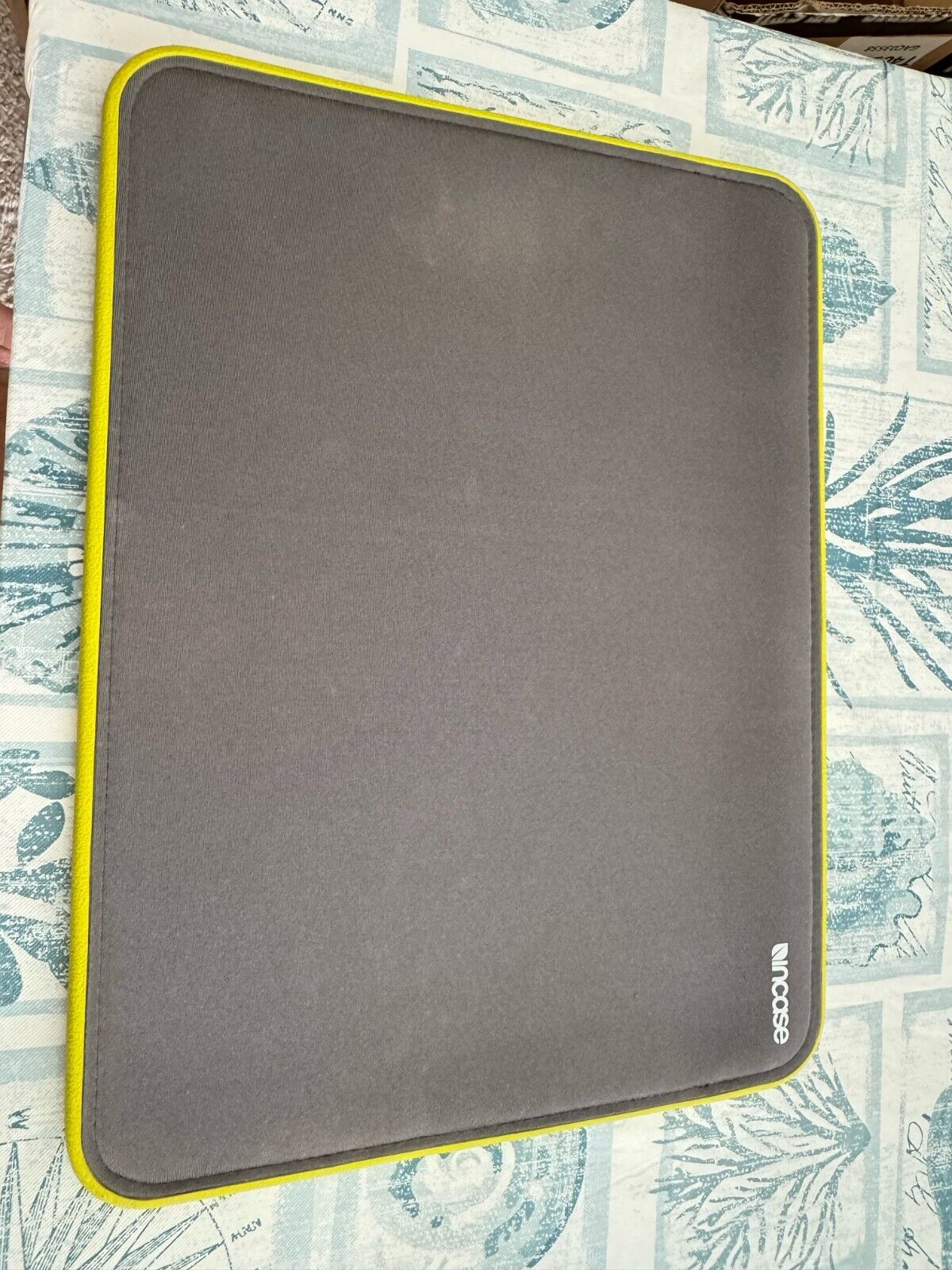 Incase Laptop Classic Slim Sleeve Case for 13