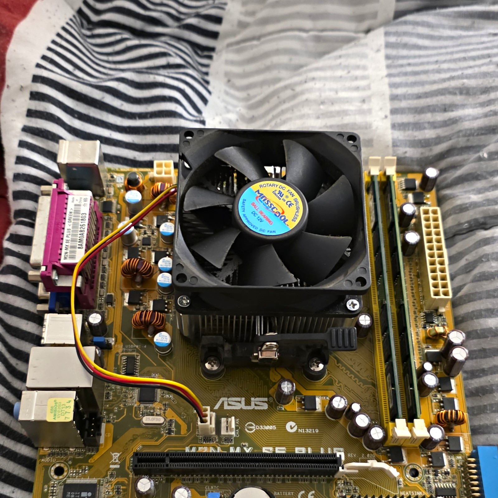 ASUS M2N-MX SE Plus MicroATX AM2+ Motherboard AMD Athlon 64 X2 4200+ 2GB DDR2 RA