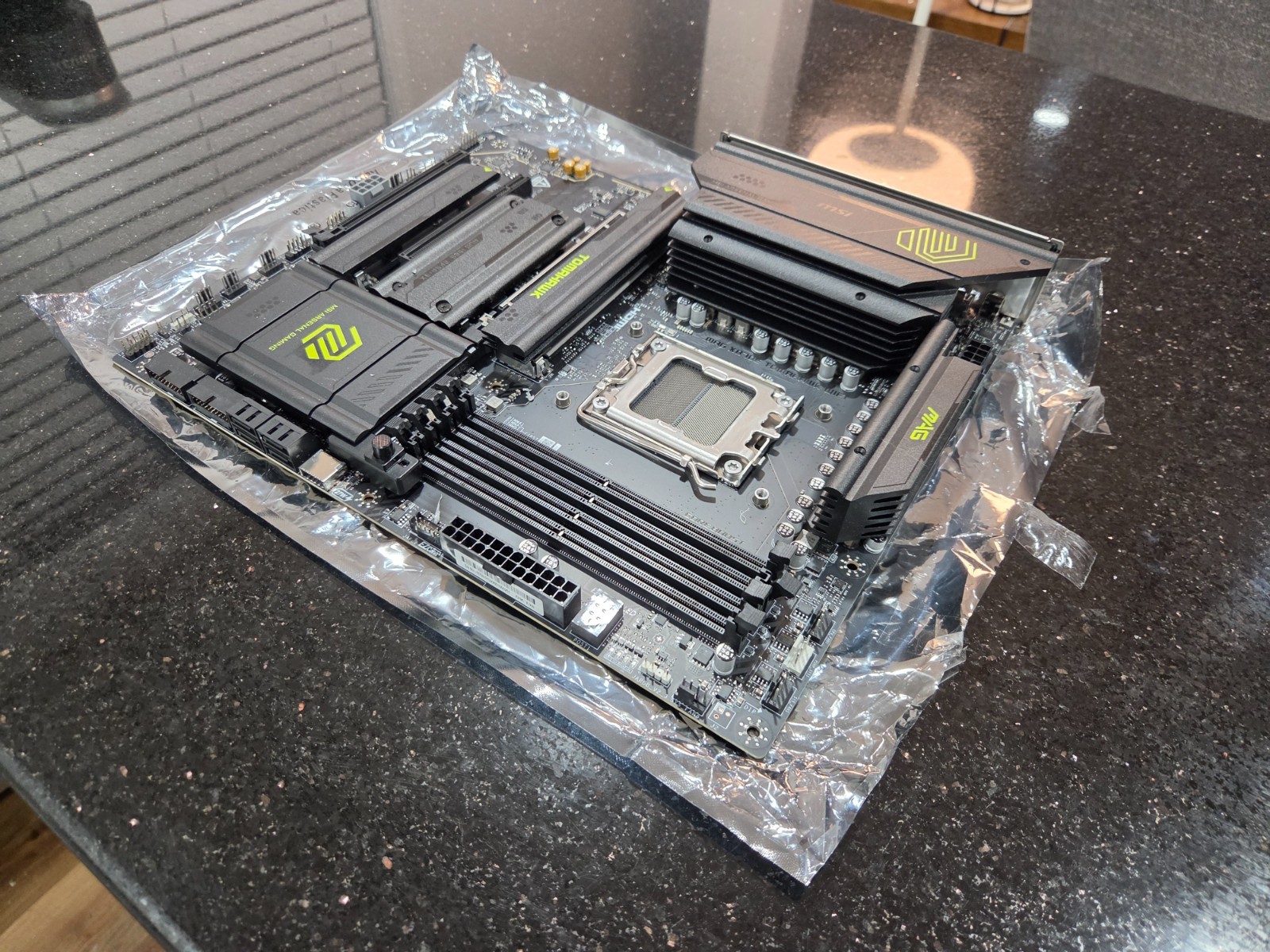 MSI MAG X870 Tomahawk WiFi Motherboard, ATX, AM5, DDR5, M.2 Gen5, Wi-Fi 7