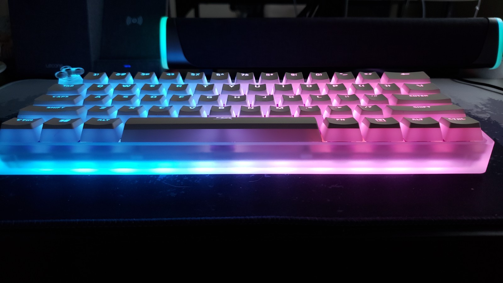 DROP CARINA 60% MECHANICAL KEYBOARD - HYPERX KEYCAPS - GATERON CLEAR SWITCHES