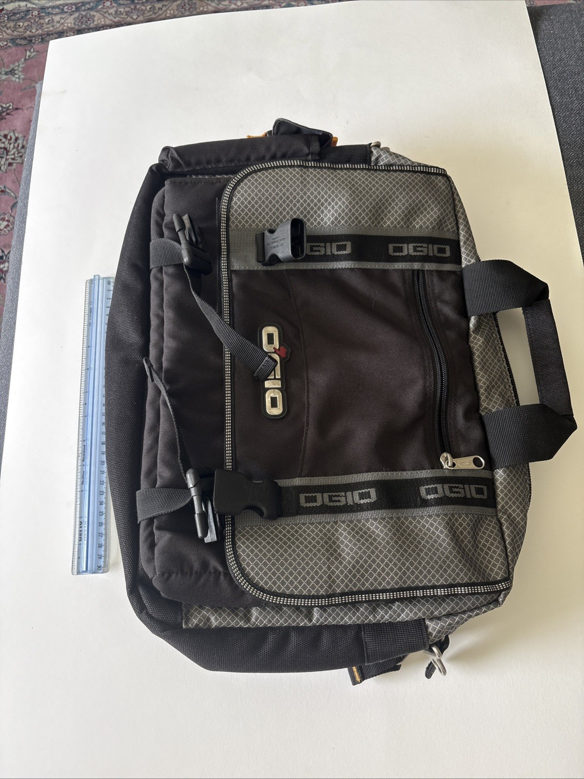 Ogio Tek Spec 03507 Messenger Laptop Bag Padded With Multi Pockets NO  Strap
