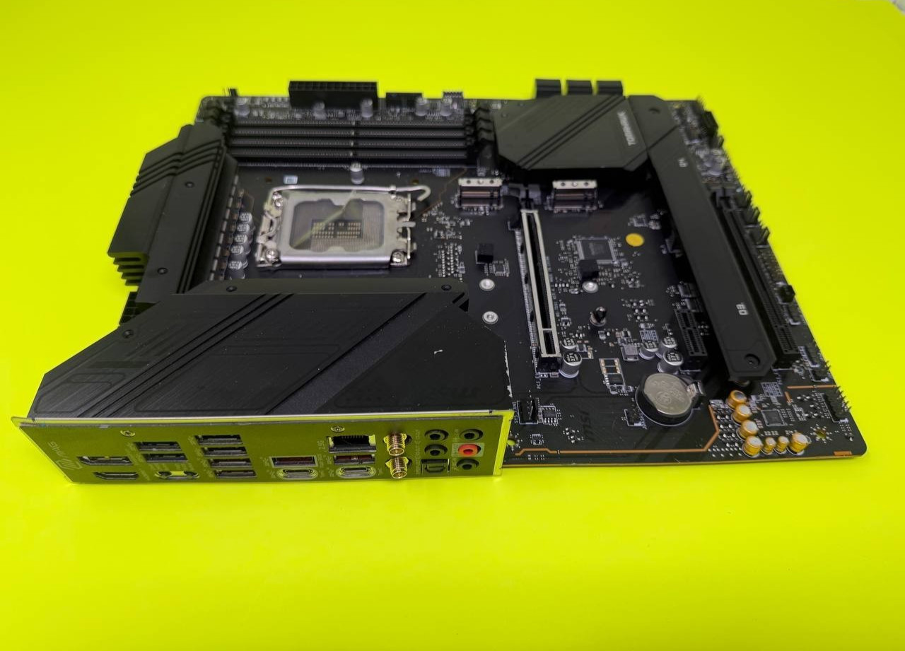 MSI MAG Z790 Tomahawk WiFi Gaming Motherboard 12th/13th/14th Gen Intel DDR5 RAM