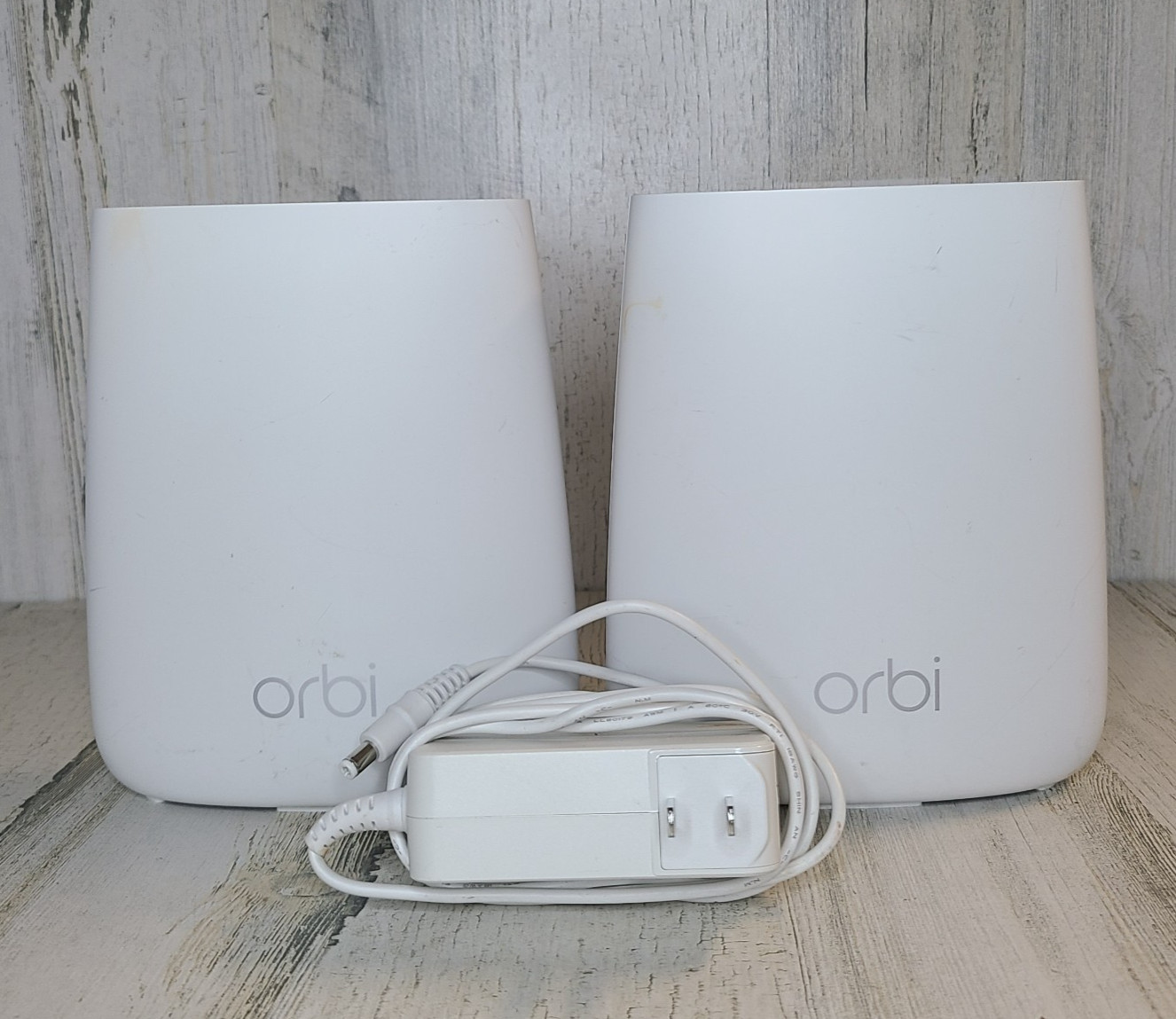 Netgear Orbi RBR20 Tri-Band Mesh Wi-Fi Router & RBS20 Satellite Bundle