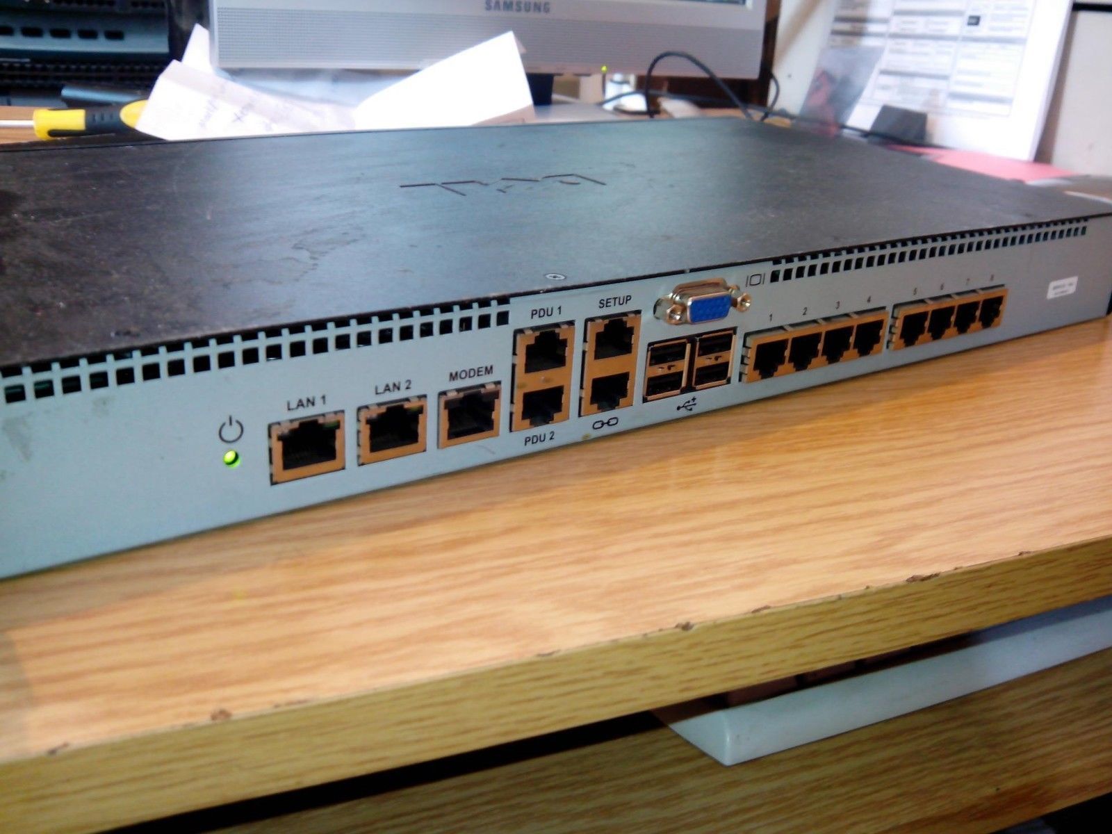 Dell PowerEdge 1082DS 14GWJ 8-Port KVM Remote Console Switch Keyboard Video Mous
