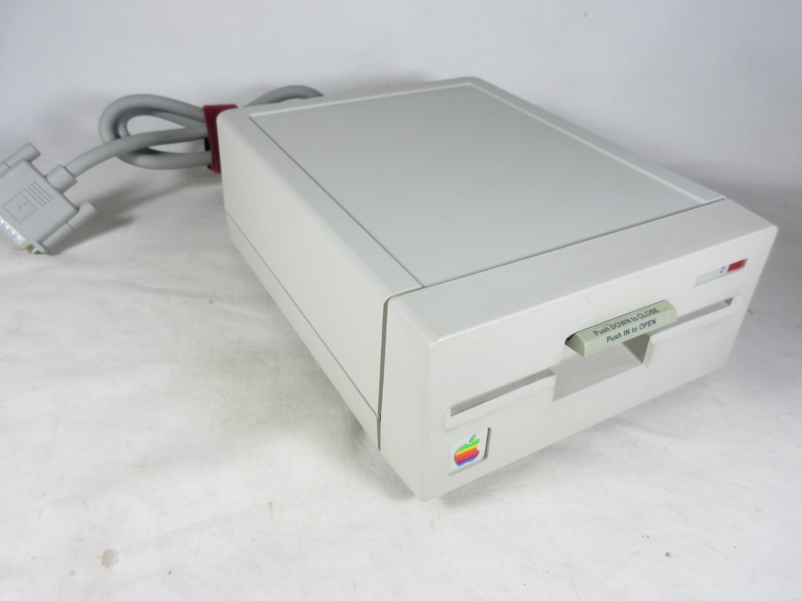 Apple Disk Drive, UniDisk 5.25,  Apple II, II+, IIe, No Discoloration, Excellent