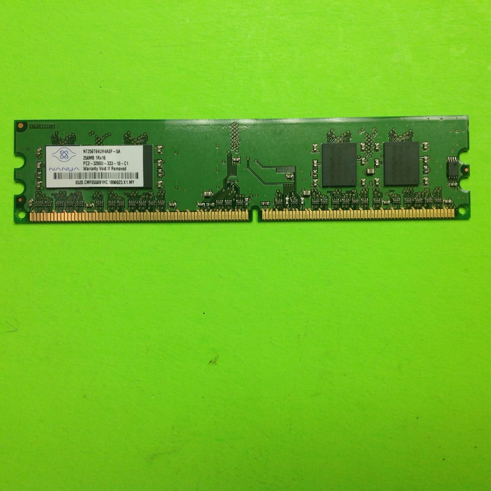 Nanya NT256T64UH4A0F-5A 256MB DDR2-400 (PC2-3200) PC2-3200U Random Access Memor