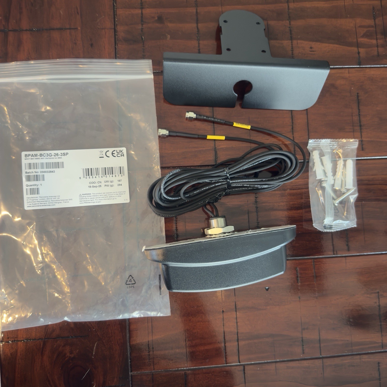 Panorama Antennas BPAM-BC3G-26-3SP Low profile cellular MIMO 2G/3G/4G Kit