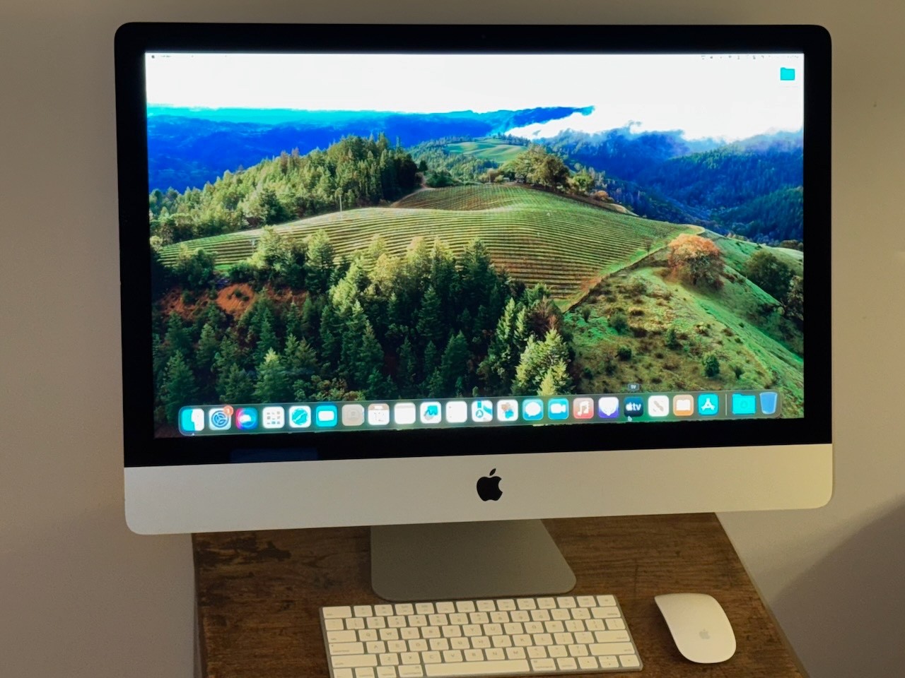 Apple iMac 27" Retina 5K 6-Core • 1 TB Fusion Drive • OS 2024 • Bundle Item